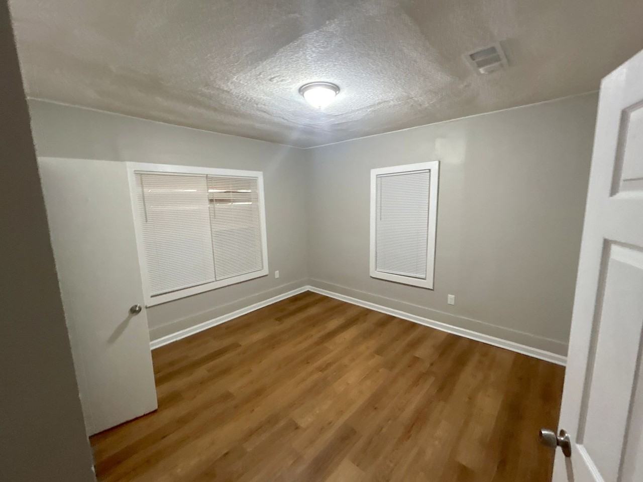 2100 Stovall Ave - Photo 3 of 11