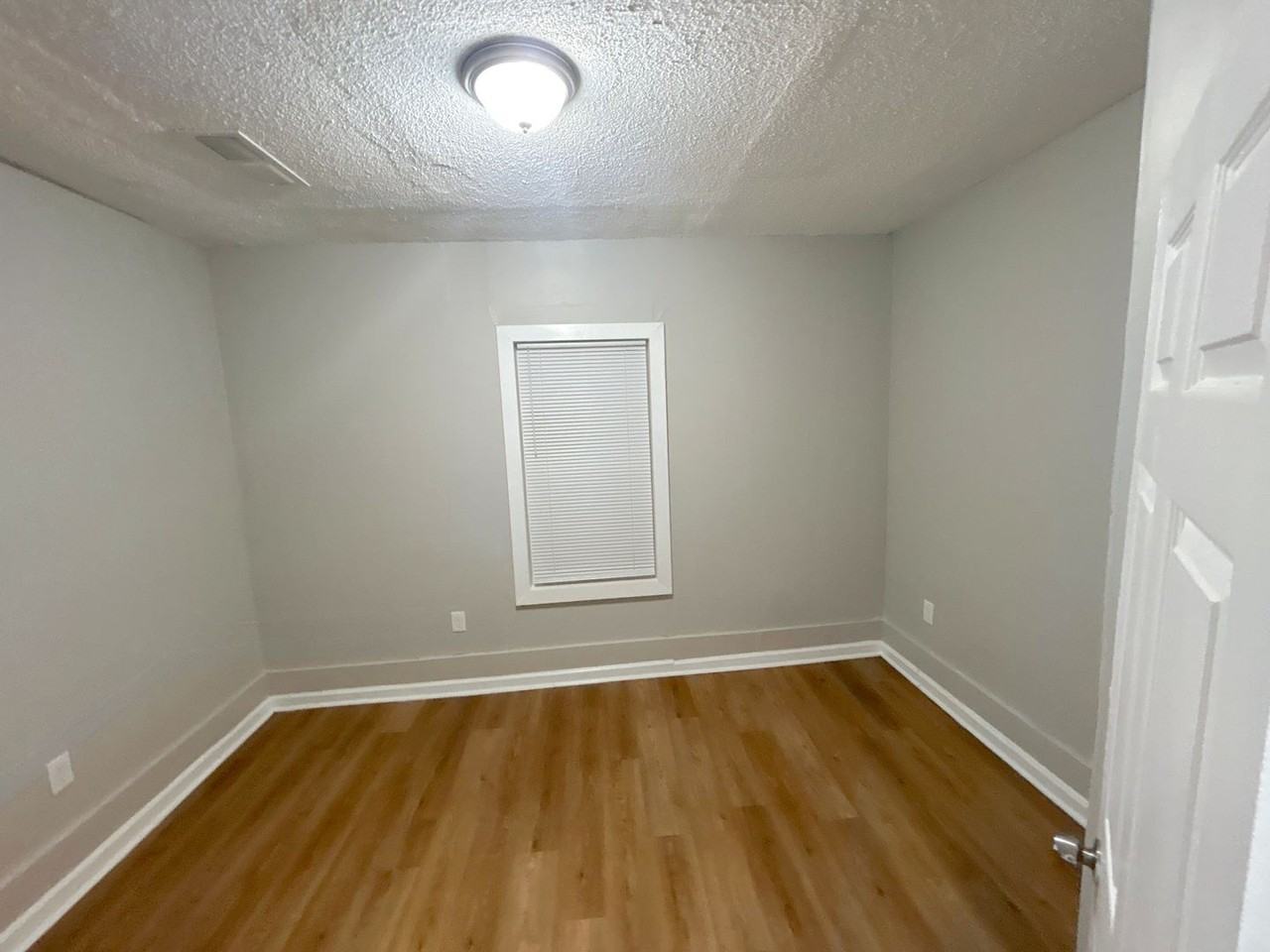 2100 Stovall Ave - Photo 5 of 11