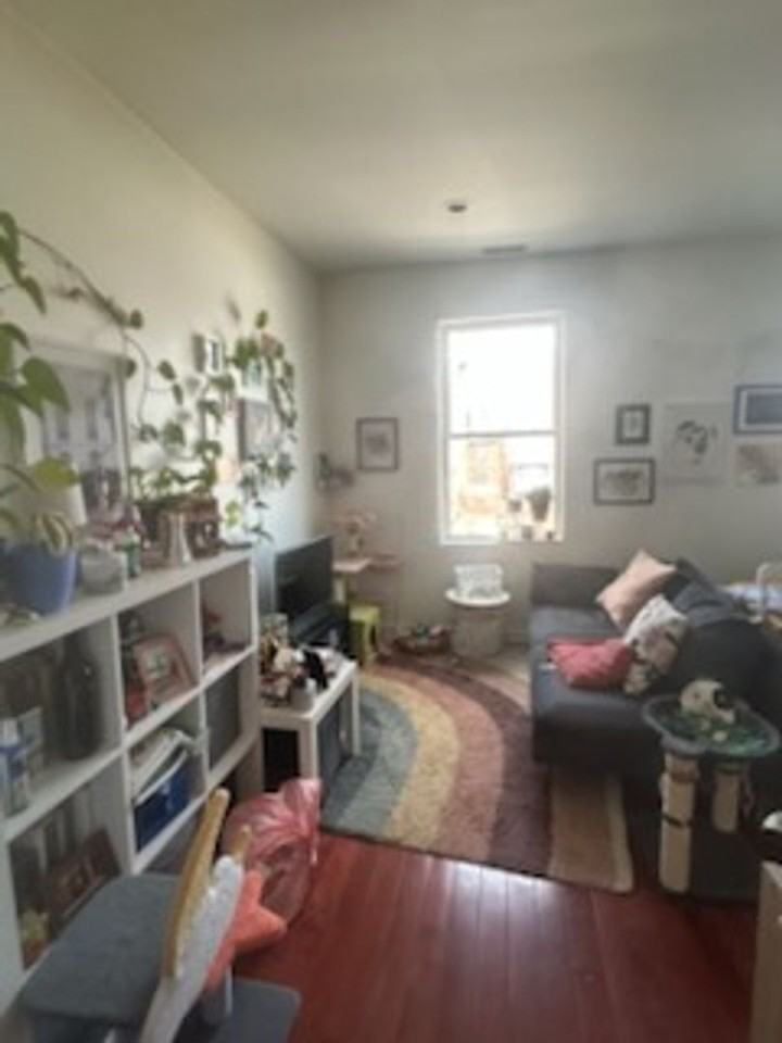 1422 Christian St #3F - Photo 3 of 9