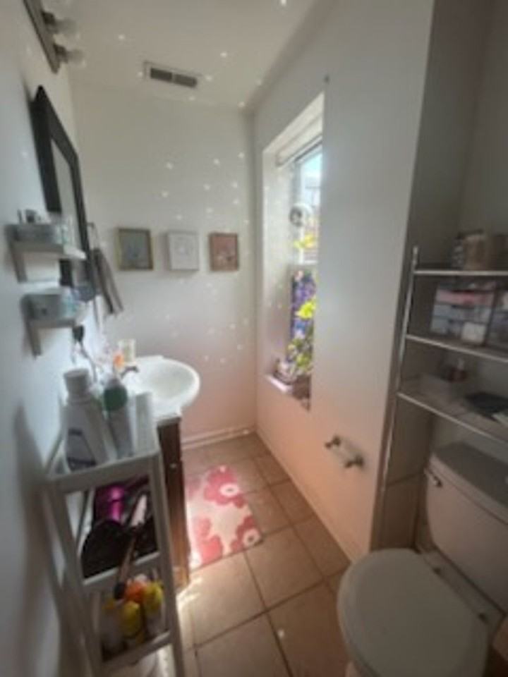 1422 Christian St #3F - Photo 7 of 9