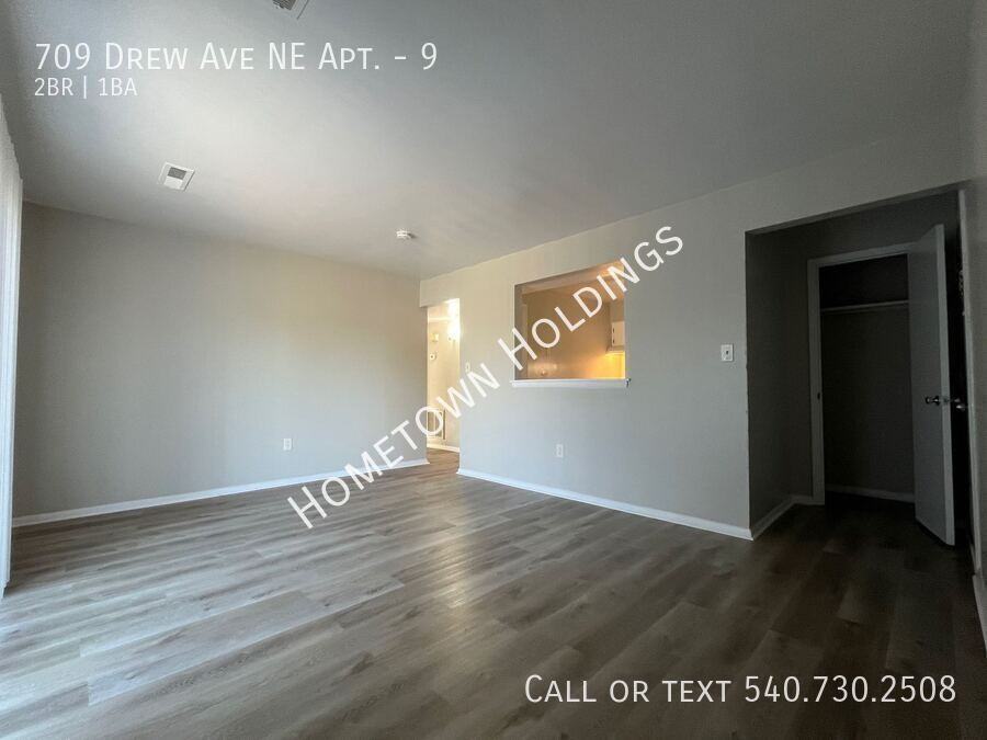 709 Drew Ave Ne #9 - Photo 3 of 10