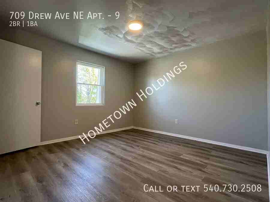 709 Drew Ave Ne #9 - Photo 5 of 10