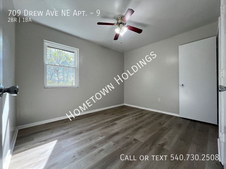 709 Drew Ave Ne #9 - Photo 7 of 10