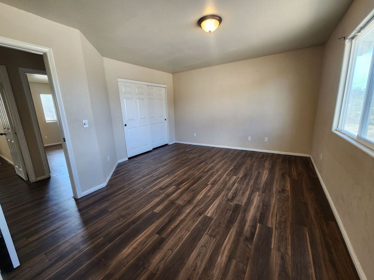 5536 Chia Ave - Photo 3 of 15