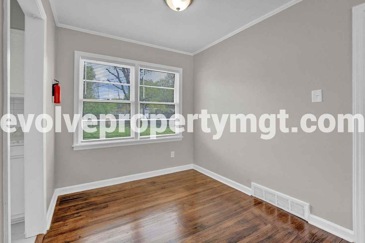 1012 Mount Moriah Rd - Photo 7 of 45