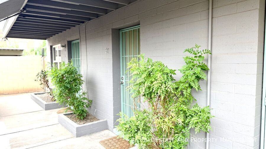 829 N 4th Ave #20 - Photo 4 of 20