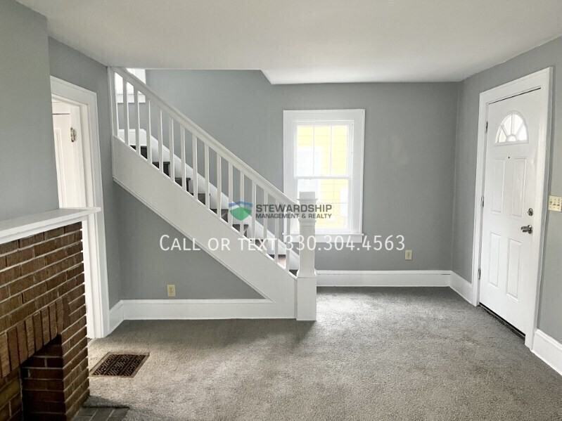 1012 Brown St - Photo 6 of 30