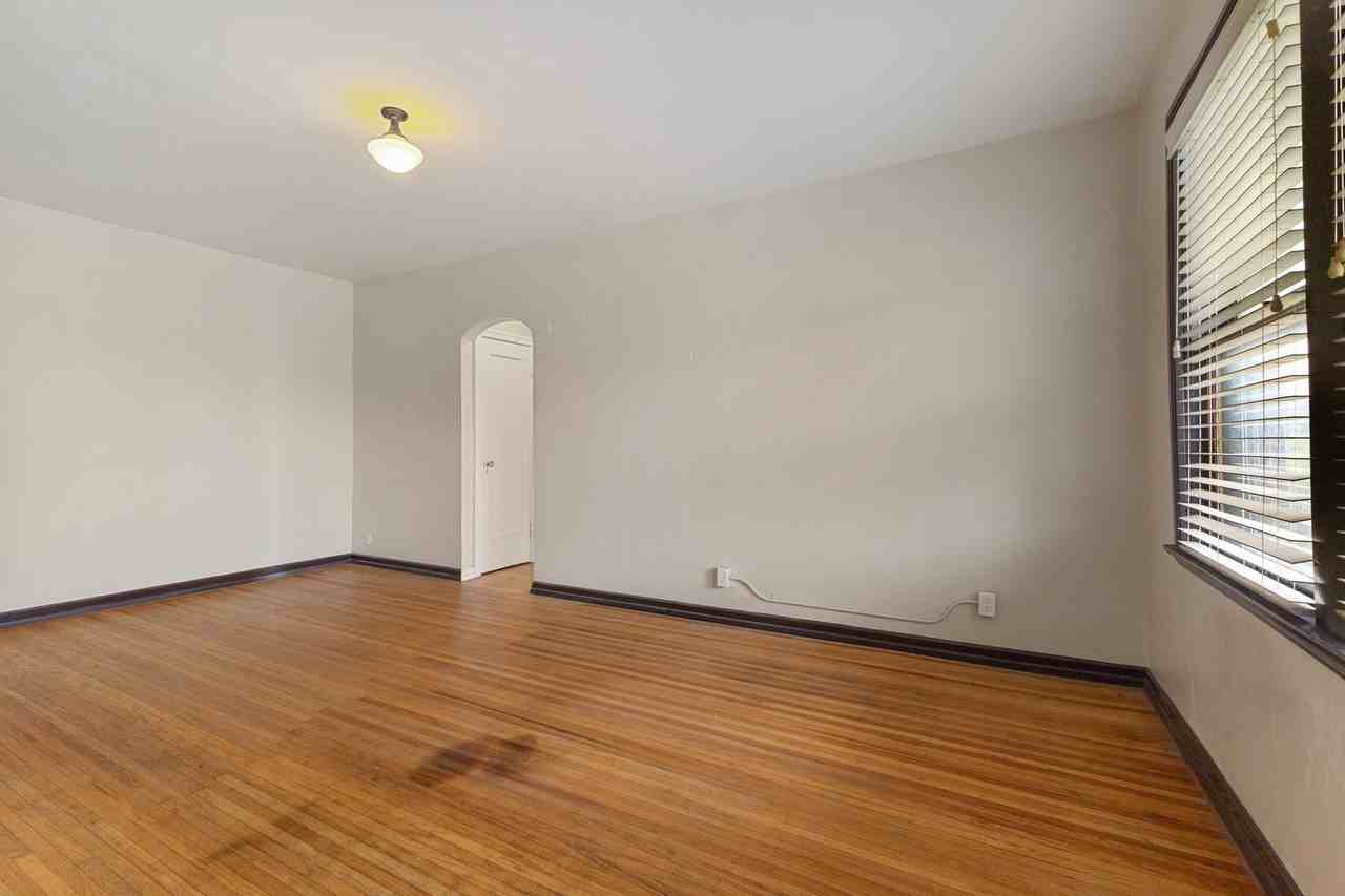 5230 E Washington St #19 - Photo 7 of 19