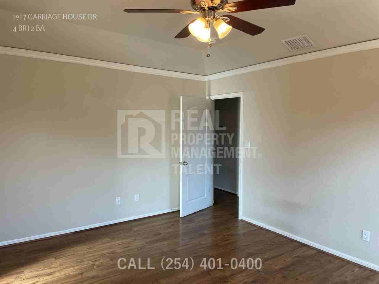 1917 Carriage House Dr - Photo 7 of 15