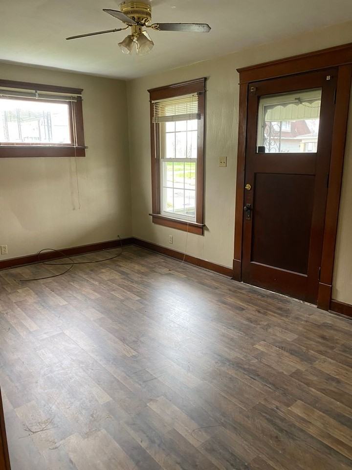 1007 Huey St - Photo 2 of 11