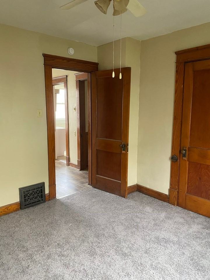 1007 Huey St - Photo 6 of 11