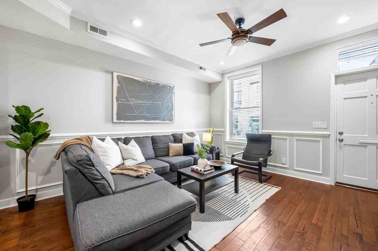 1206 S Charles St - Photo 4 of 40