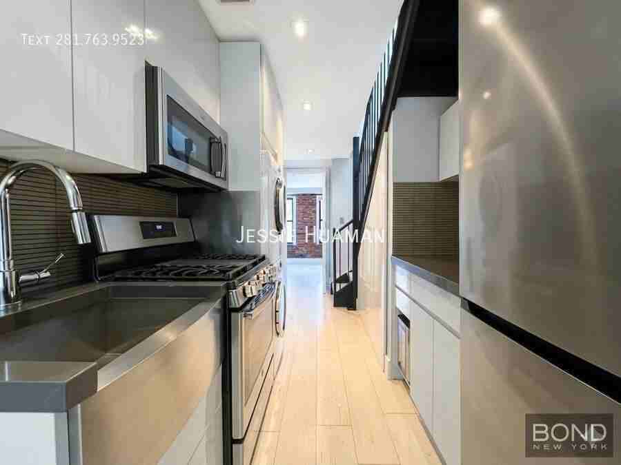 120 Mulberry St #PH8 - Photo 4 of 7