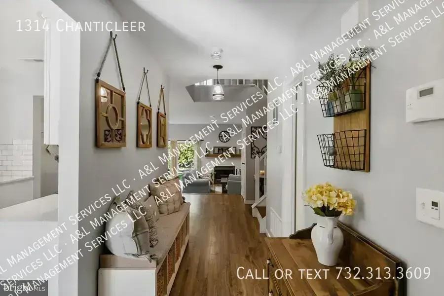 1314 Chanticleer - Photo 3 of 31