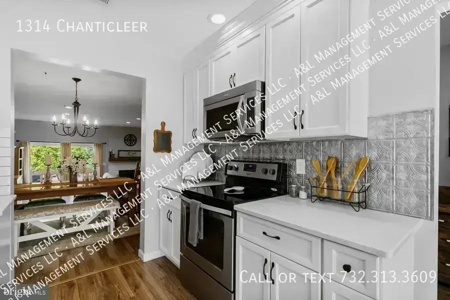 1314 Chanticleer - Photo 5 of 31