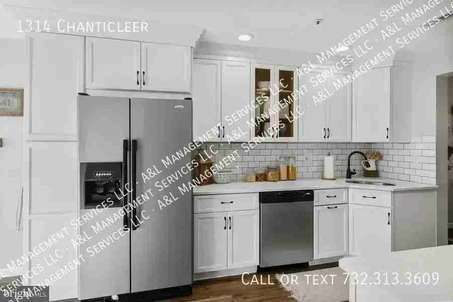 1314 Chanticleer - Photo 6 of 31