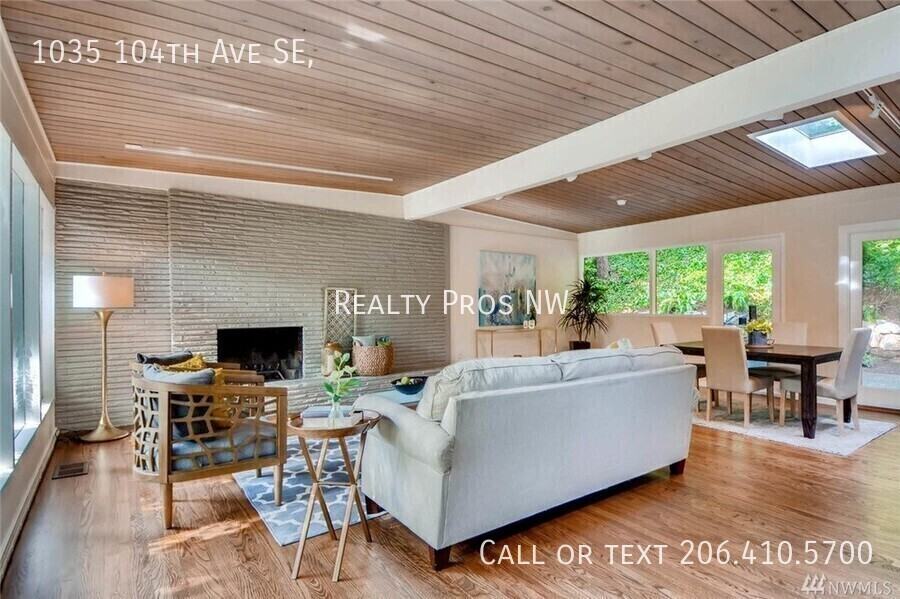 1035 104th Ave Se - Photo 3 of 23