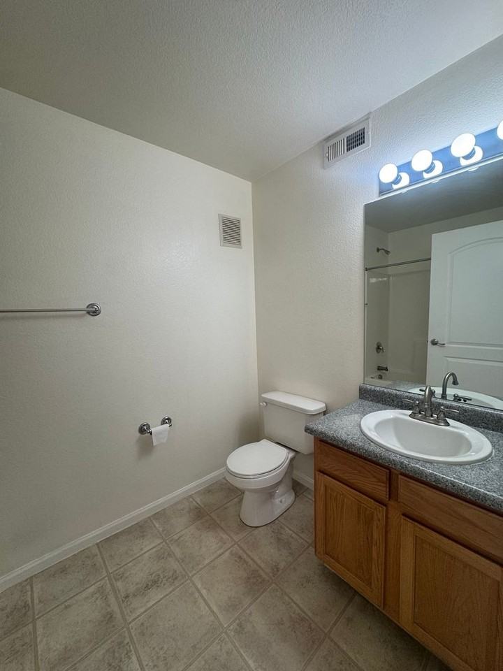 1563 Monterey Rd #F - Photo 7 of 16