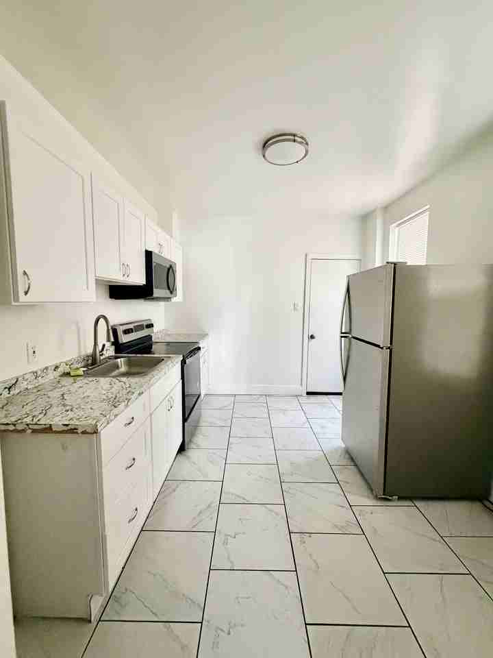 2060 E Lippincott St - Photo 5 of 16