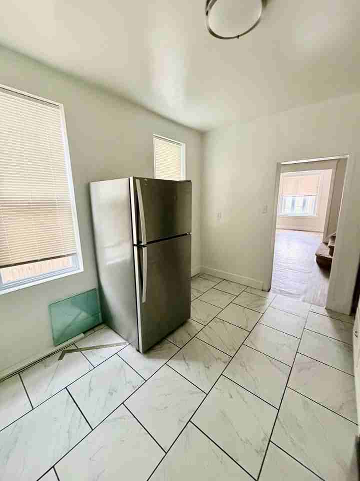 2060 E Lippincott St - Photo 6 of 16