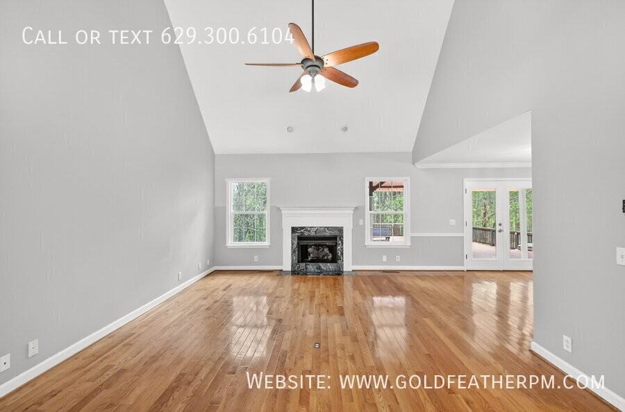 3940 Waterford Way - Photo 4 of 36