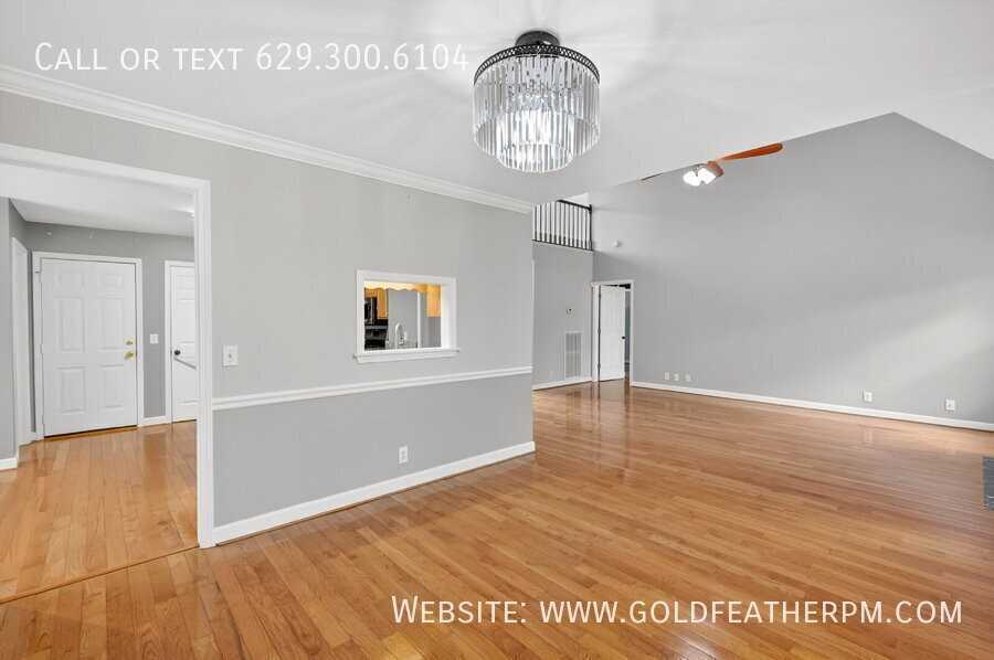 3940 Waterford Way - Photo 7 of 36