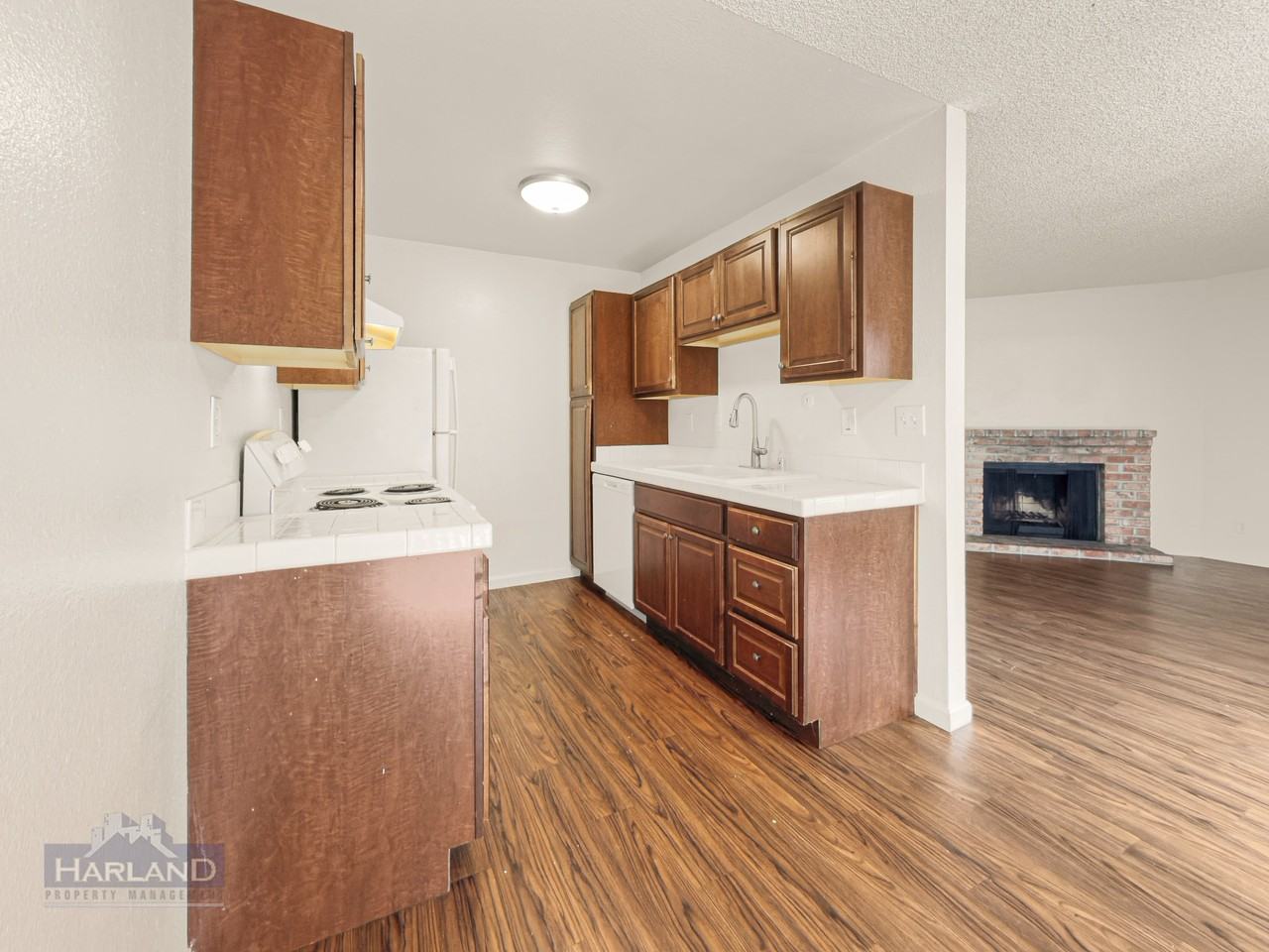 2112-2114 Thomas Ave Unit 2 - Photo 2 of 17