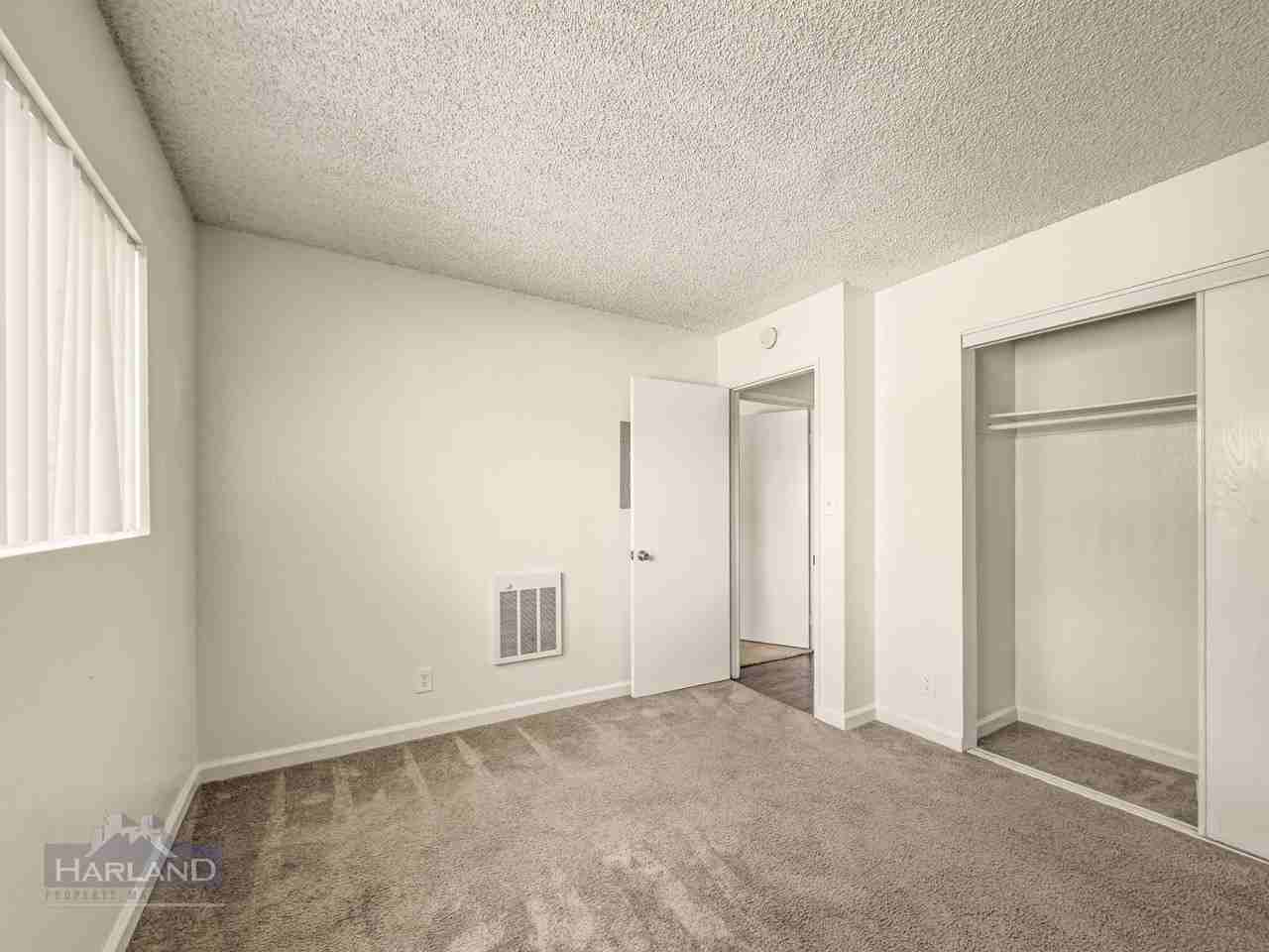 2112-2114 Thomas Ave Unit 2 - Photo 5 of 17