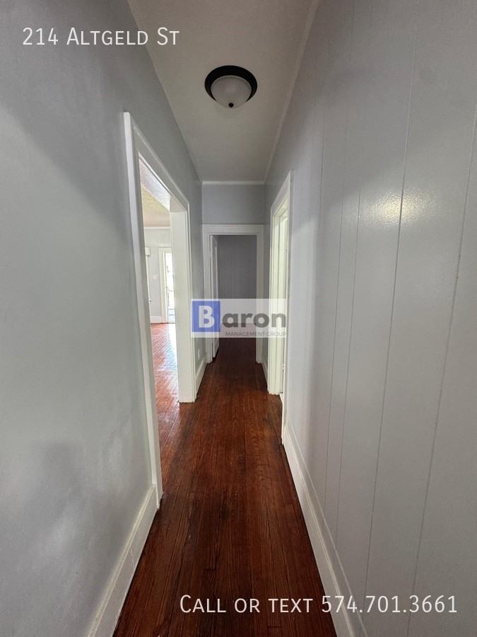 214 Altgeld St - Photo 2 of 7