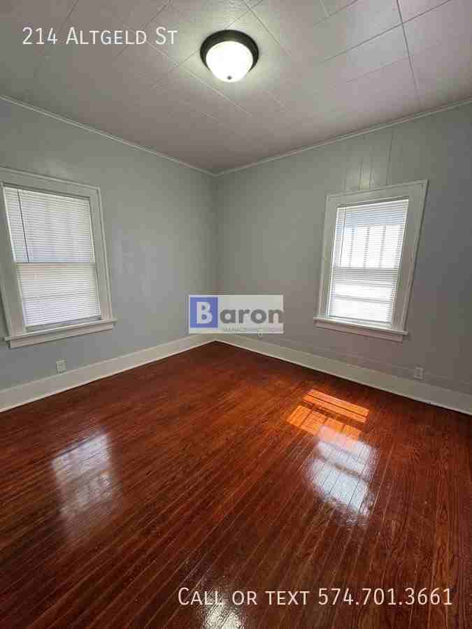 214 Altgeld St - Photo 6 of 7