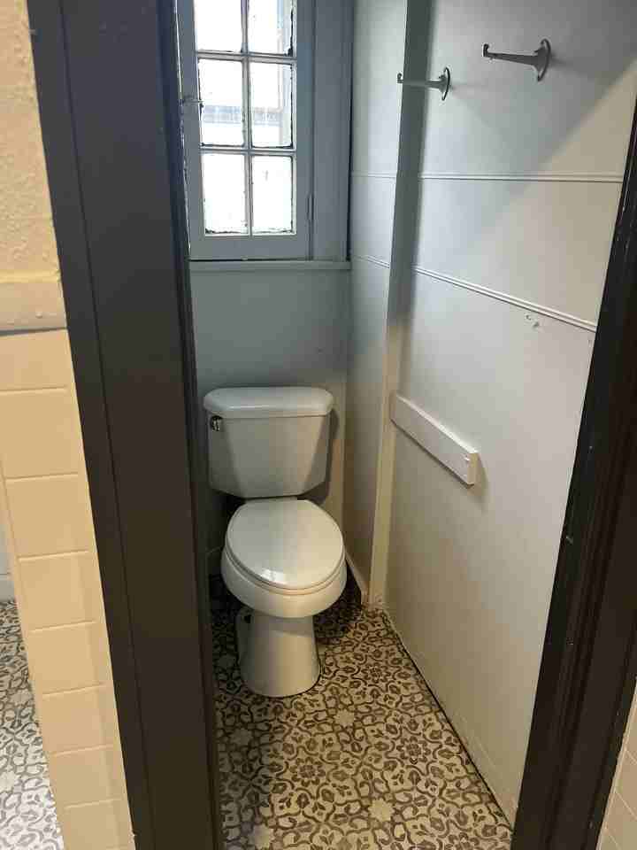 134 Grace St - Photo 5 of 13