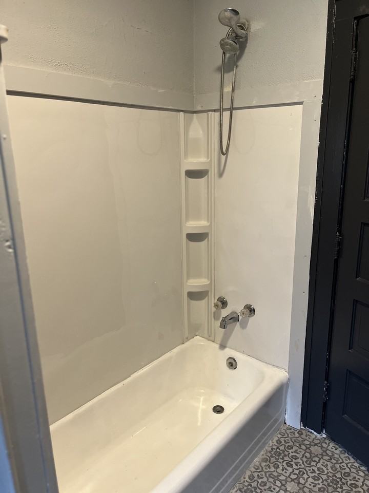 134 Grace St - Photo 6 of 13