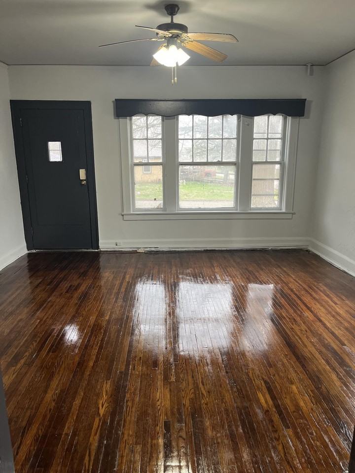 134 Grace St - Photo 7 of 13