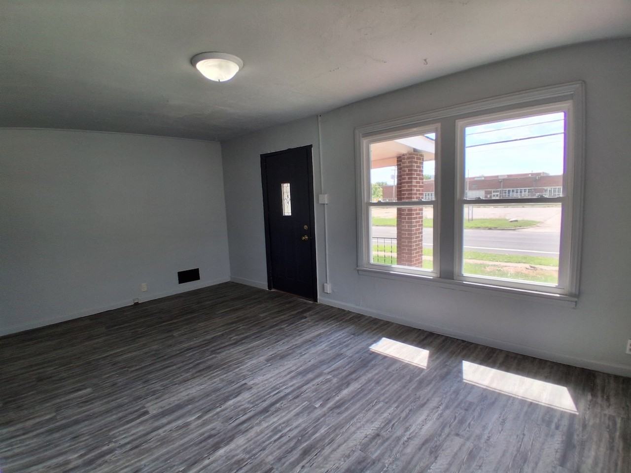 1497 E Fairchild St #E - Photo 7 of 15