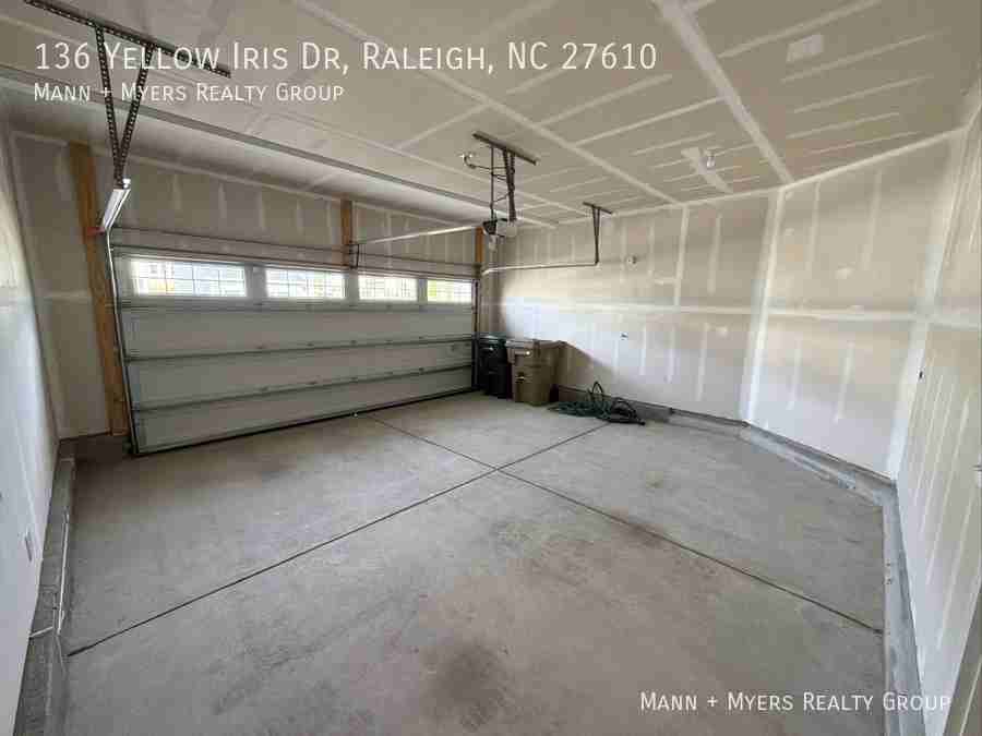 136 Yellow Iris Dr - Photo 7 of 26