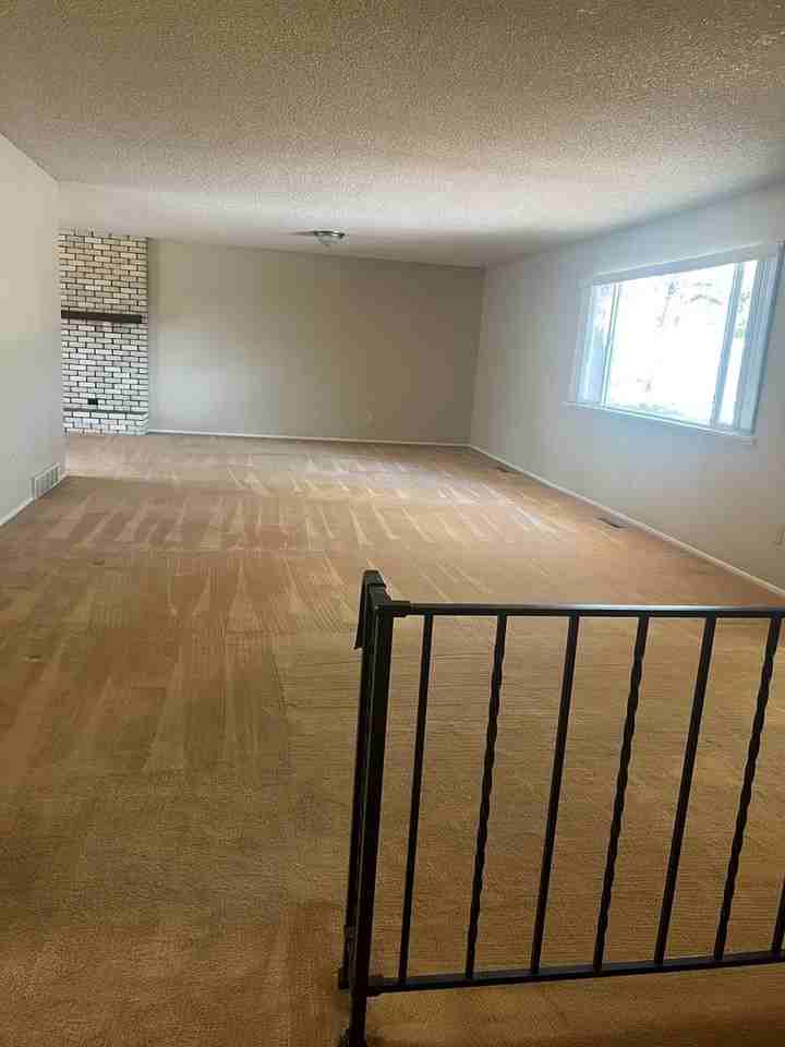 4630 Constitution Ave - Photo 3 of 34