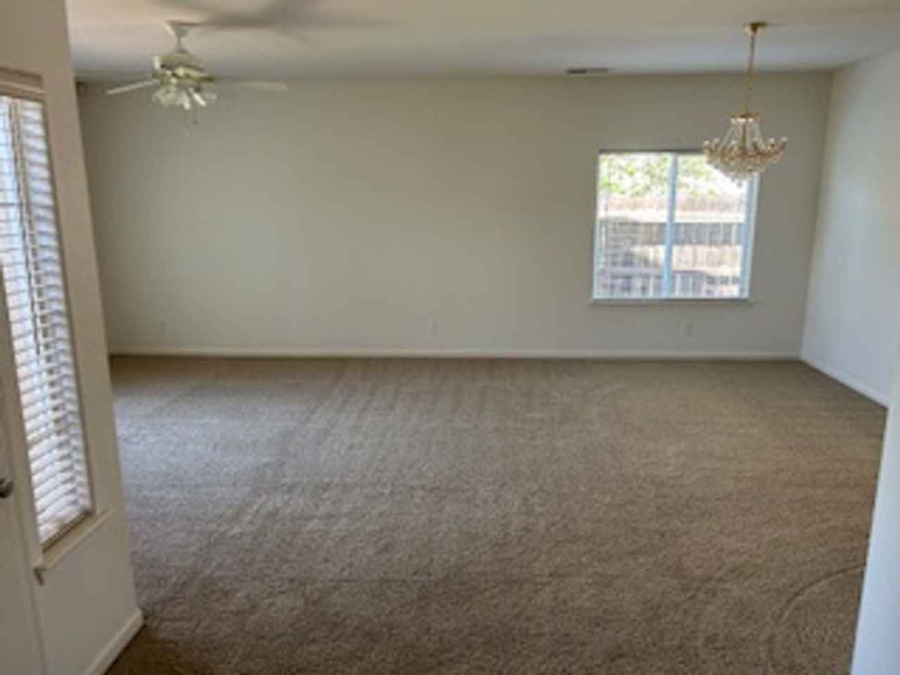 580 W Sunset St - Photo 5 of 33