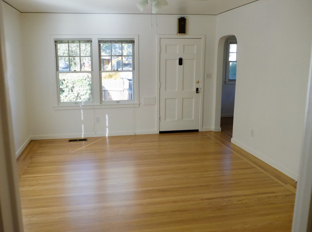 422 E St - Photo 2 of 9
