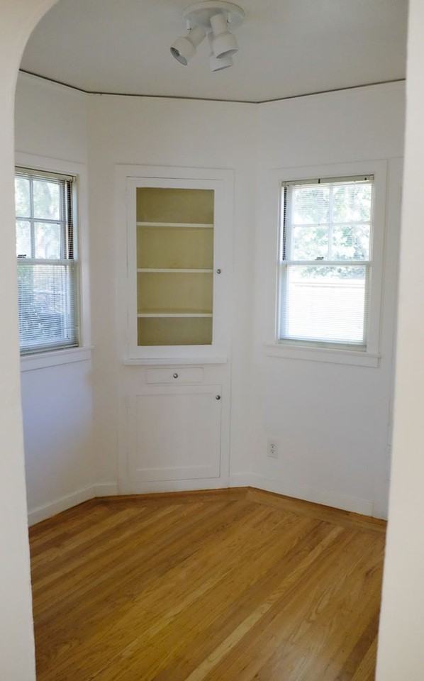 422 E St - Photo 4 of 9