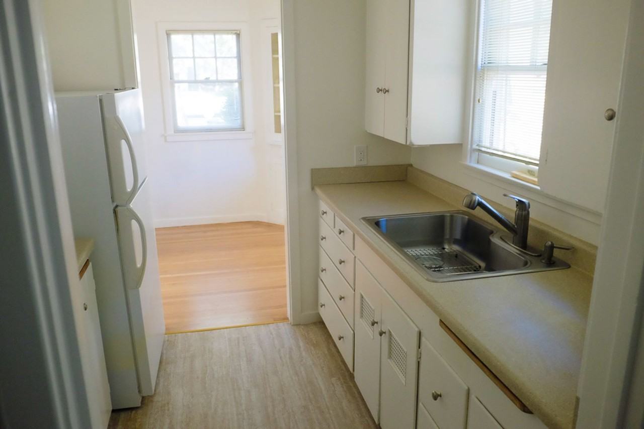 422 E St - Photo 6 of 9