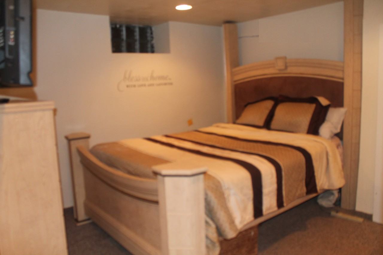 2216 Georges Ln - Photo 3 of 22