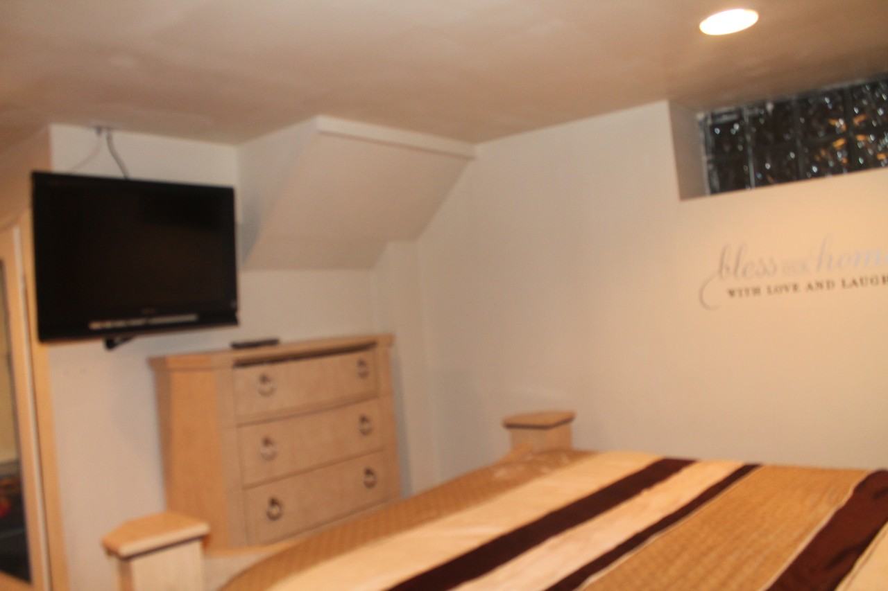 2216 Georges Ln - Photo 4 of 22