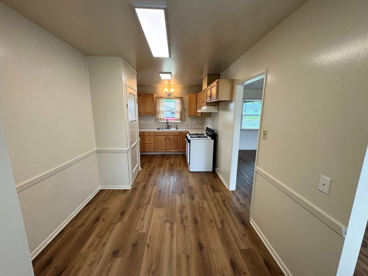 510 Eva St - Photo 7 of 22