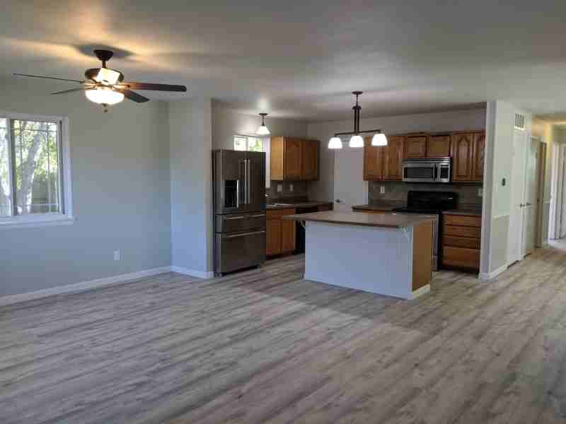 6405 Orbit Way - Photo 4 of 18