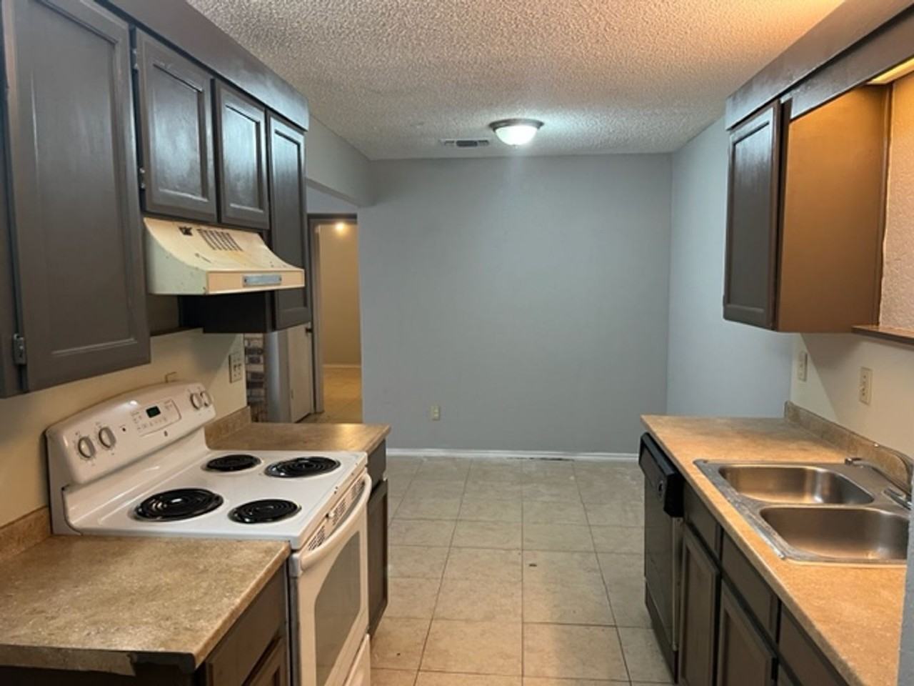 1712 San Rafael St - Photo 2 of 11