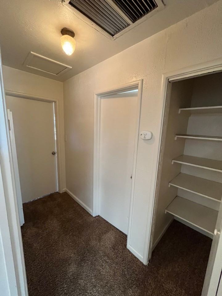 315 W Kaweah Ave - Photo 5 of 14