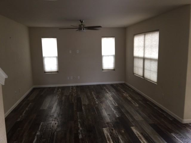 572 River Oaks Dr - Photo 2 of 18