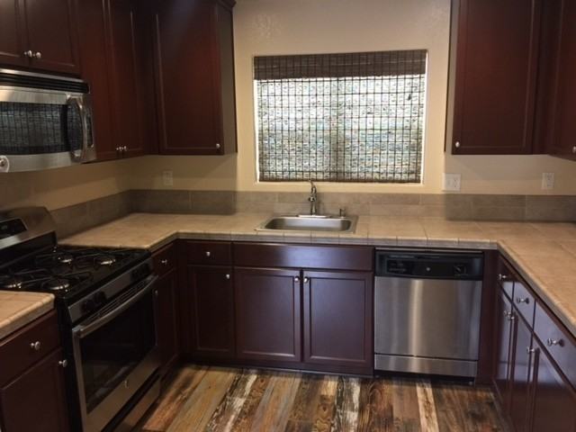 572 River Oaks Dr - Photo 3 of 18