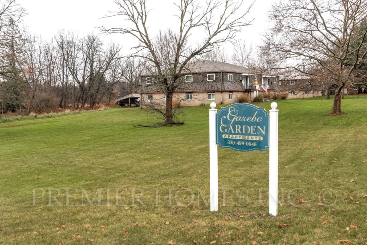 821 Constitution Ave - Photo 2 of 17