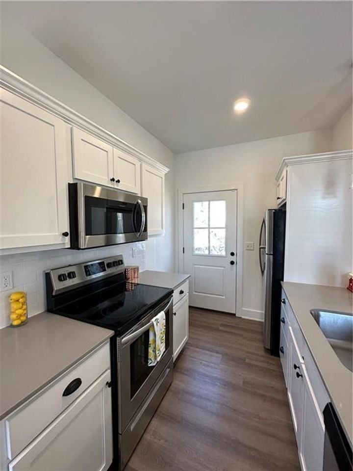 851 S One Mile Rd - Photo 5 of 11